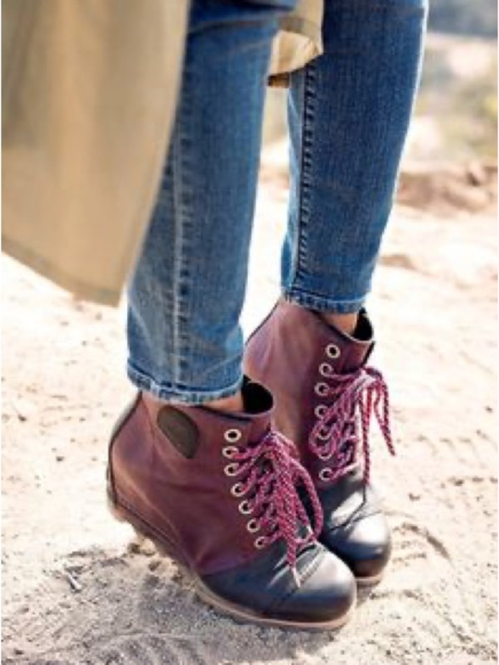 Sorel Burgundy and Black Lace-Up Ankle Boots